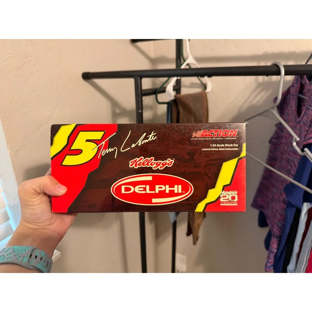Action Terry Labonte 5 Kellogg Delphi 1:24 Diecast Hendrick 20 Years Stock Car